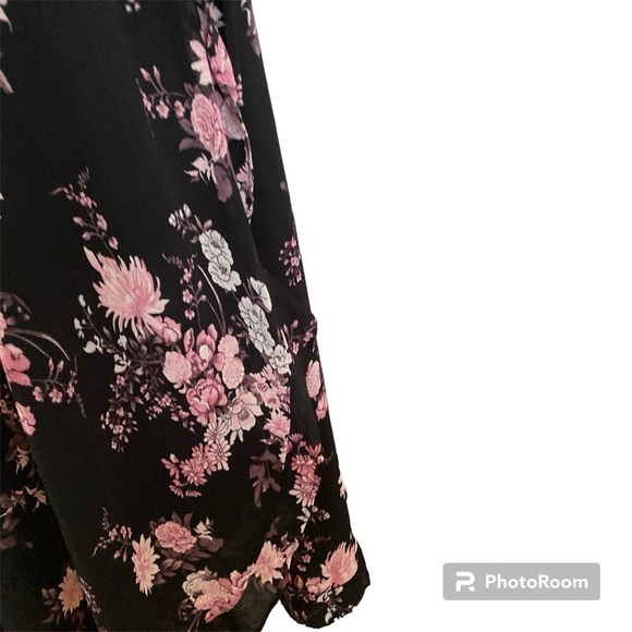 Wayf Black Floral Wrap Dress NWT Ruffle Back Sz M - Picture 9 of 13